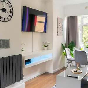 Modern 1 Bed In Greenwich - Wifi - Netflix And Stations Nearby Apartment