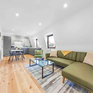 Serviced Apt In Central Lr3 Apartment