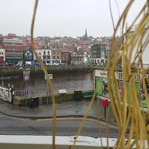 Bridge Luxury Apartment Whitby